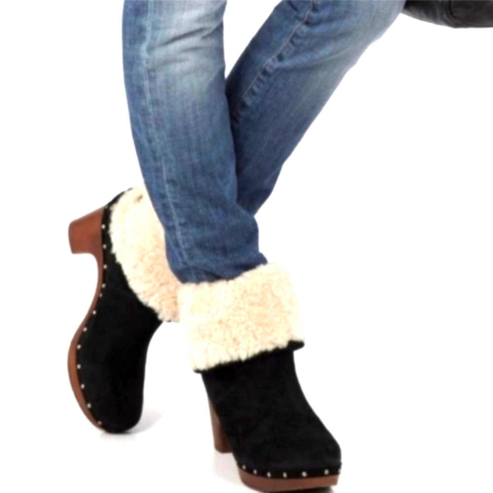 UGG Australia Lynnea Black Ankle Suede Boots S/N 3207